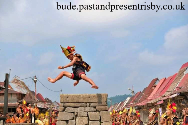 Menjelajahi Tradisi Lompat Batu di Nias Daya Tarik Budaya